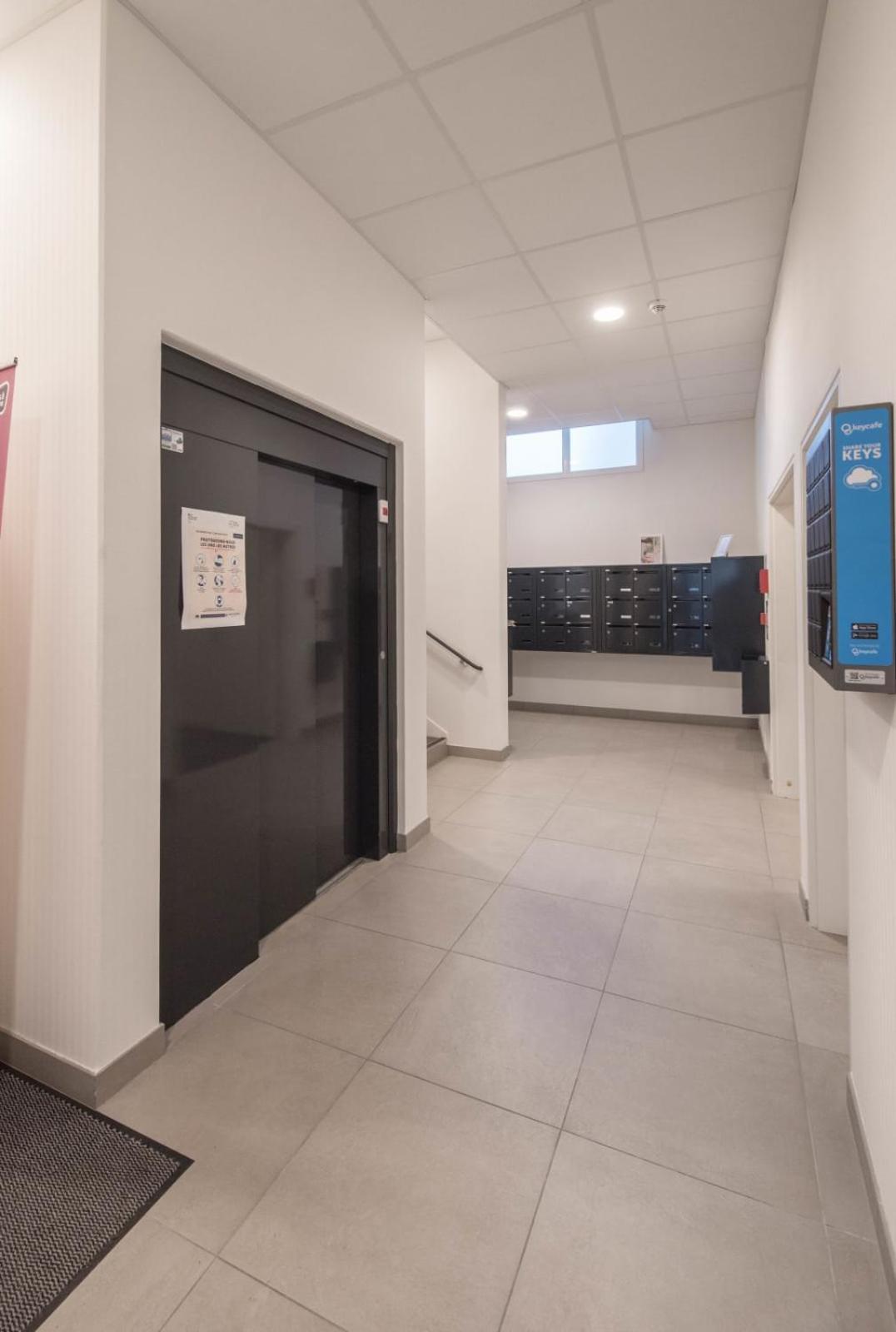 Apartamento PIERRICK - Studio proche gare, Wifi, arrivée 24 24 Le Mans Exterior foto